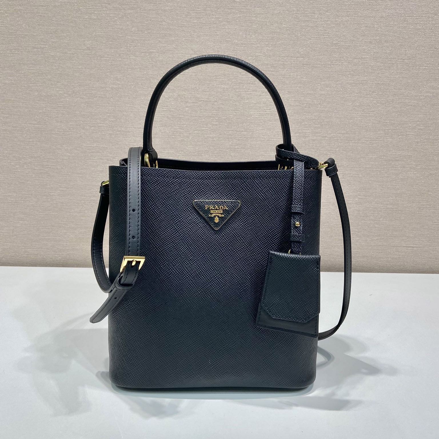 Pra*a top handle bags